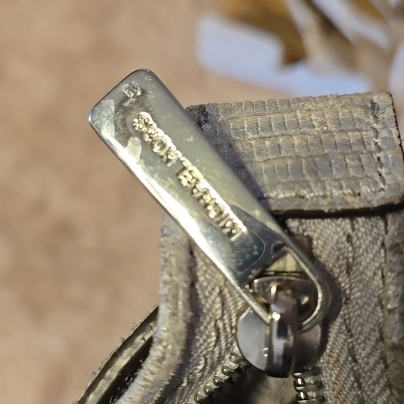 Michael Kors Grey Silver Detachablr Crossbody Strap Satchel - Picture 11 of 11